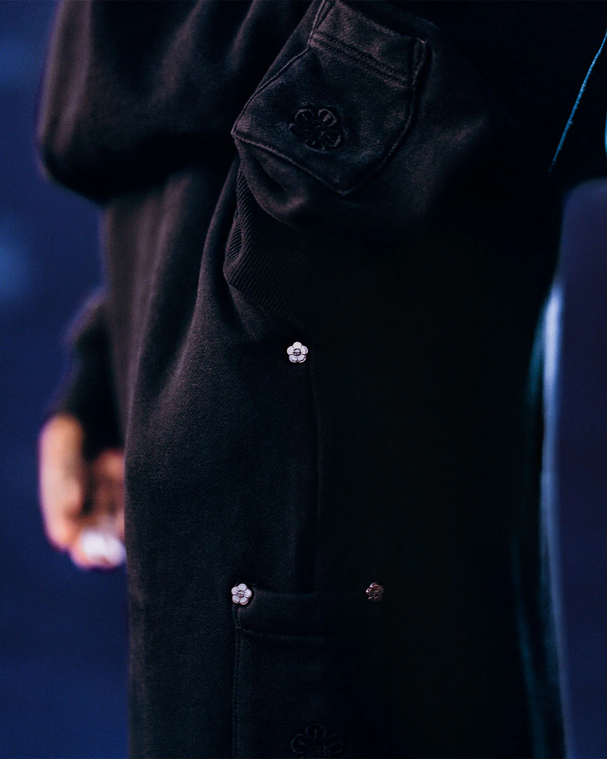 FADE BLACK WRAP SWEATBAJI - Image 6